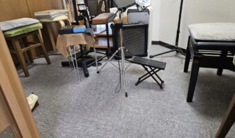 ギターレッスン室